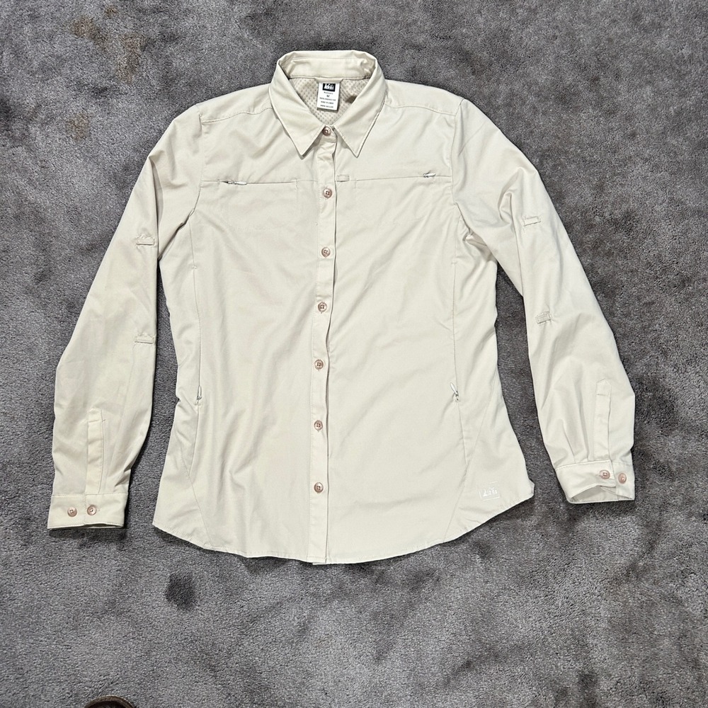 REI "Sahara" Button Up Shirt Womens M Beige Solid Hiking Outdoor Roll Tab Sleeve